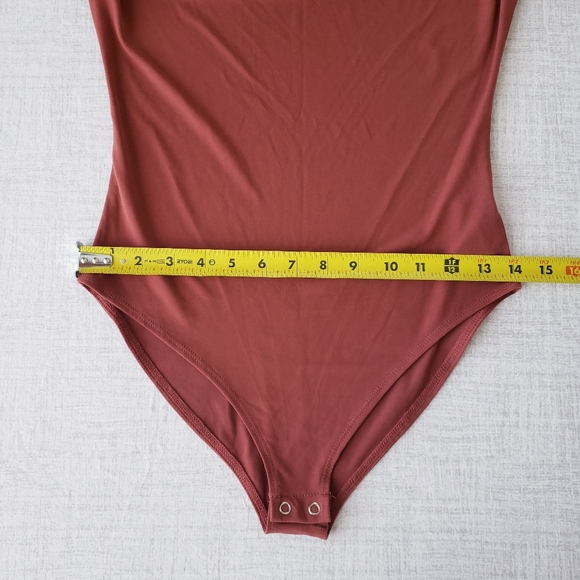 🆑️NWOT Forever 21 Long Sleeves Cowl Neckline Bodysuit Rust Brown SZ Small - Picture 8 of 9